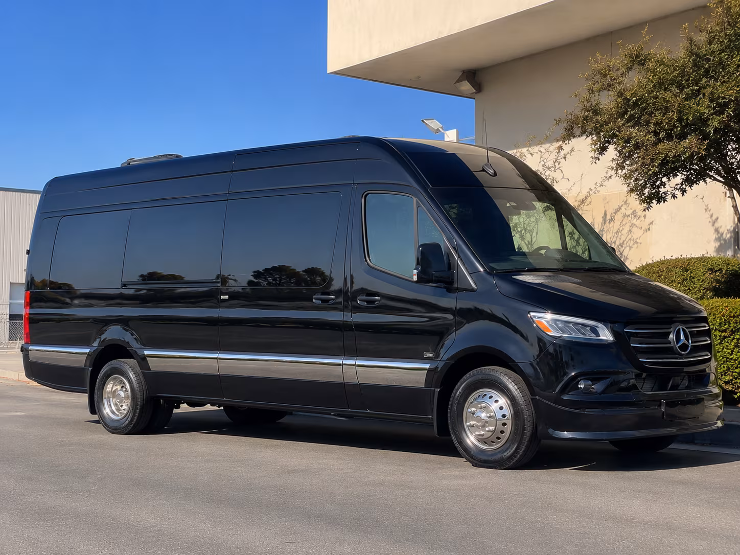 find the perfect transportation for your next airport transfer 1