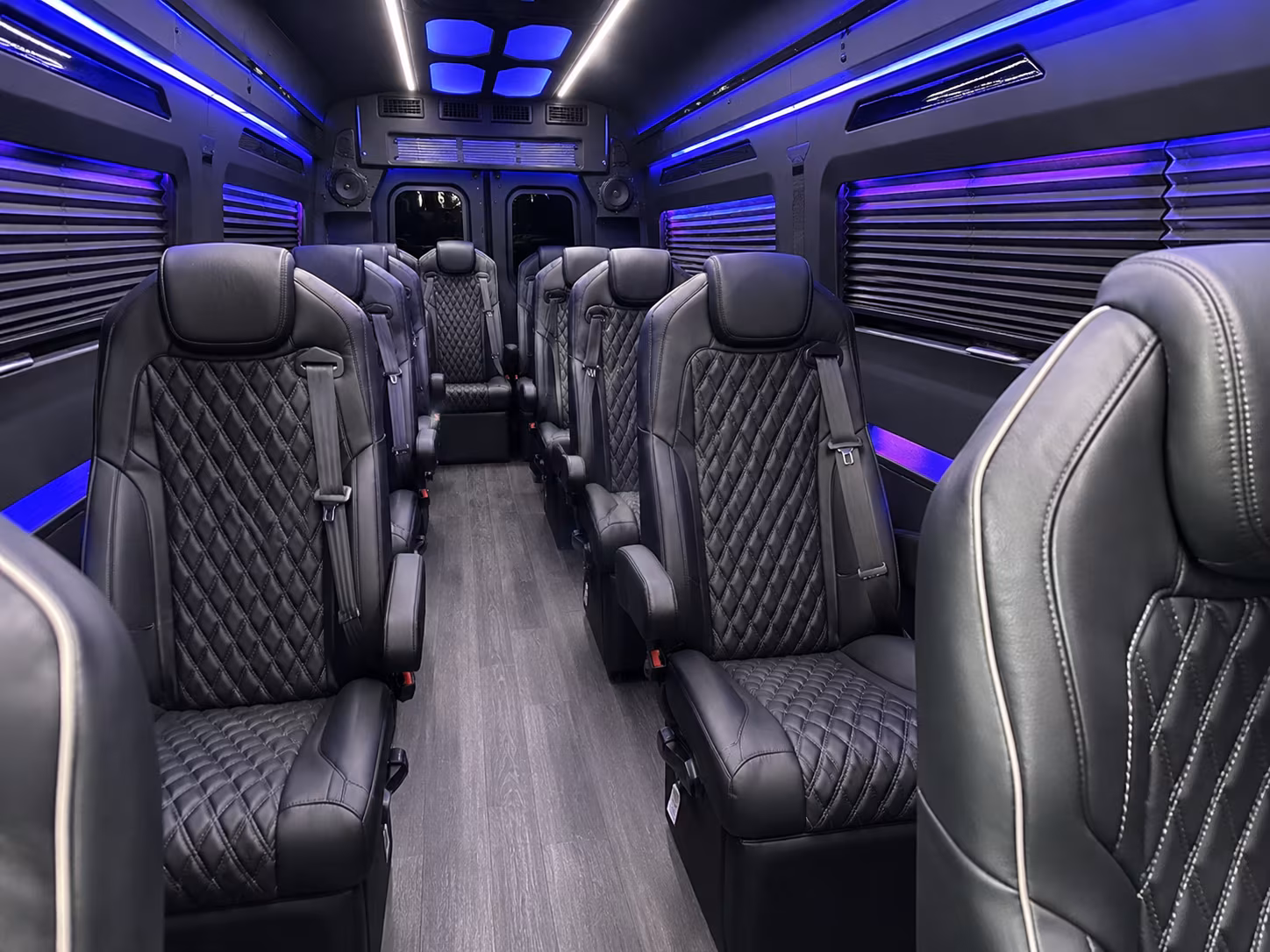 find the perfect transportation for your next airport transfer 3